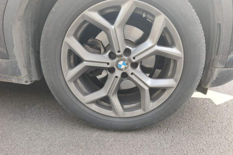 Used BMW X3 2021 xDrive28i Luxury Package Right Front Wheel Hub
