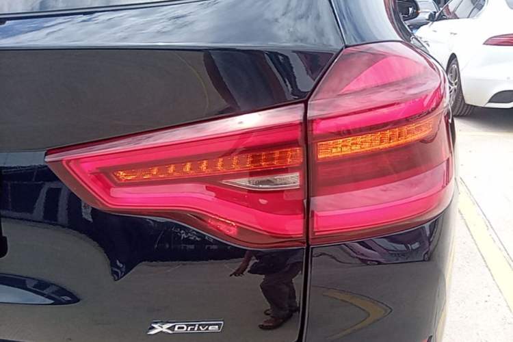 Used BMW X3 2021 xDrive30i Luxury Model with M Sport Package Right Rear Taillight