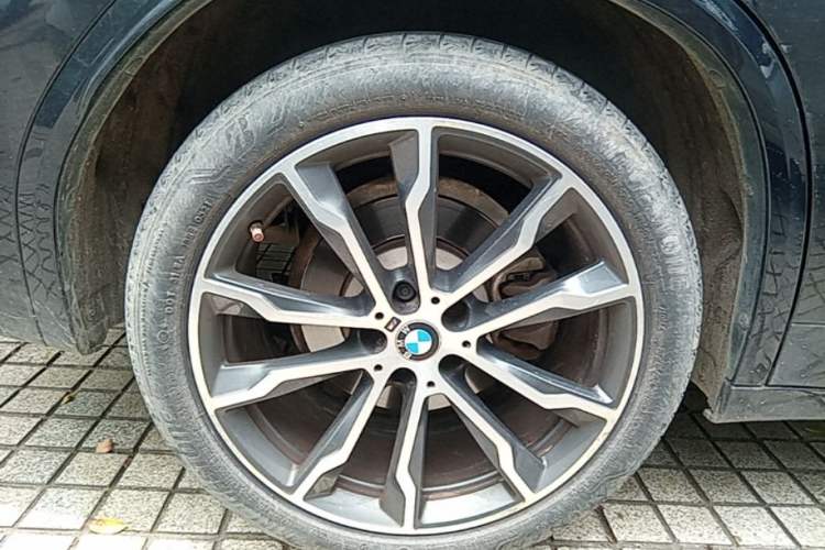 Used BMW X3 2021 xDrive30i Luxury Model with M Sport Package Right Rear Wheel Hub
