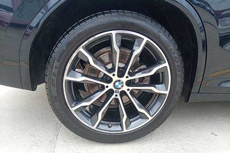 Used BMW X3 2021 xDrive30i Luxury Model with M Sport Package Right Rear Wheel Hub