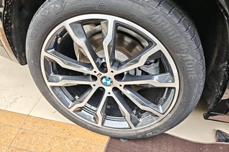 Used BMW X3 2021 xDrive30i Luxury Model with M Sport Package Right Rear Wheel Hub