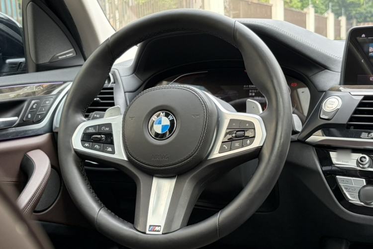 Used BMW X3 2021 xDrive30i Luxury Model with M Sport Package Steering Wheel