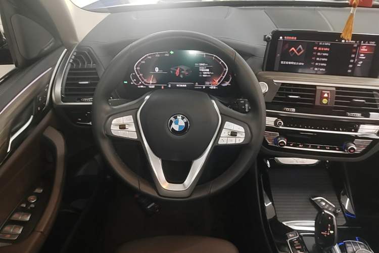 Used BMW X3 2021 xDrive28i Luxury Package Steering Wheel