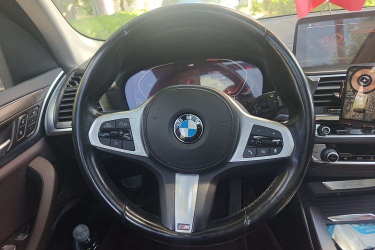 Used BMW X3 2021 xDrive28i Luxury Package Steering Wheel