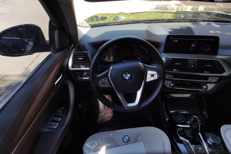 Used BMW X3 2021 xDrive28i Luxury Package Steering Wheel