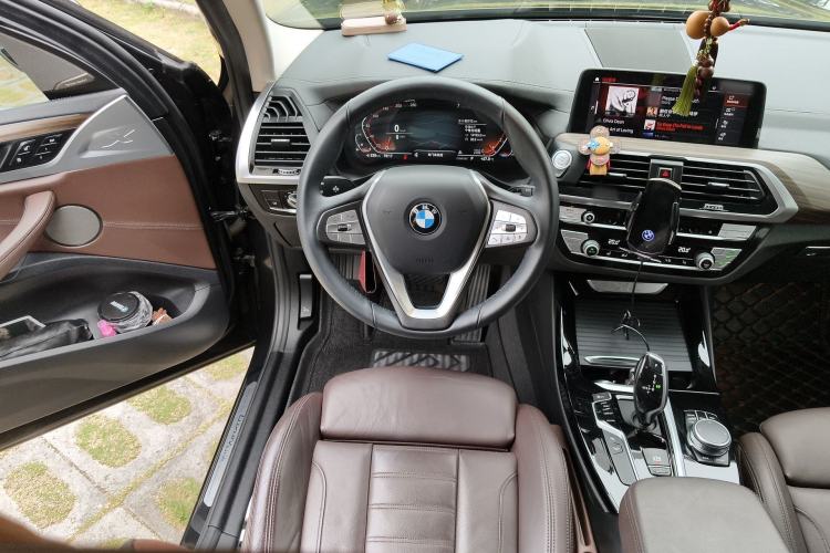 Used BMW X3 2021 xDrive28i Luxury Package Steering Wheel