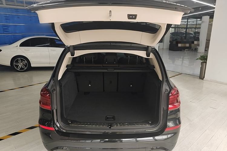 Used BMW X3 2021 xDrive28i Luxury Package Trunk