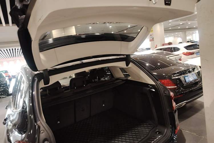 Used BMW X3 2021 Restyled xDrive30i Leading Edition M Sport Package Trunk
