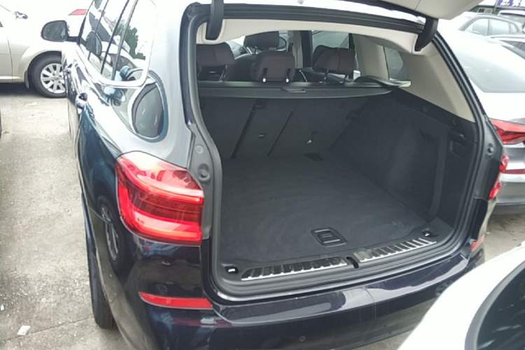 Used BMW X3 2021 Restyled xDrive25i M Sport Package Trunk