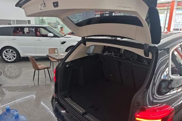 Used BMW X3 2021 Facelift xDrive25i Luxury Package Trunk