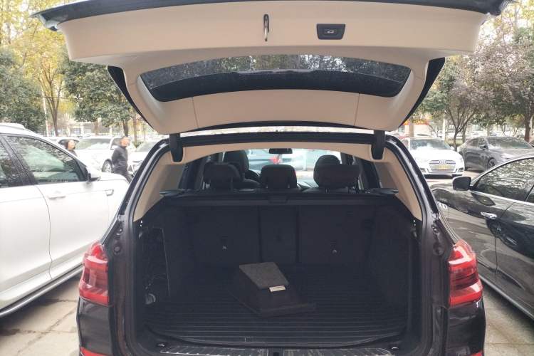 Used BMW X3 2021 xDrive25i Luxury Package Trunk