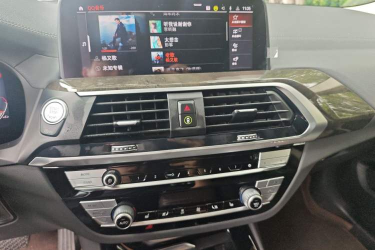 Used BMW X3 2021 xDrive30i Luxury Model with M Sport Package Audio And AC Panel