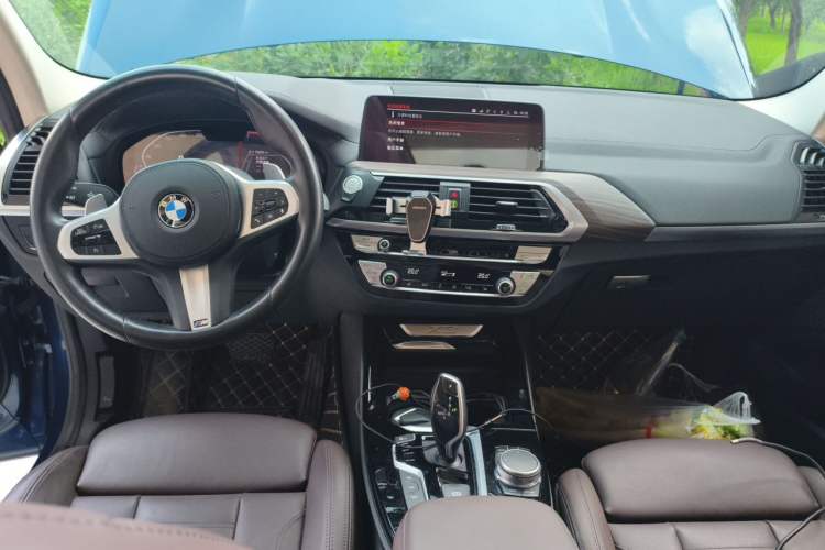 Used BMW X3 2021 Facelift xDrive28i Luxury Package Center Console