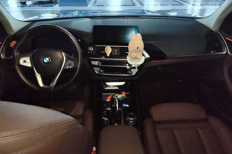 Used BMW X3 2021 xDrive25i Luxury Package Center Console