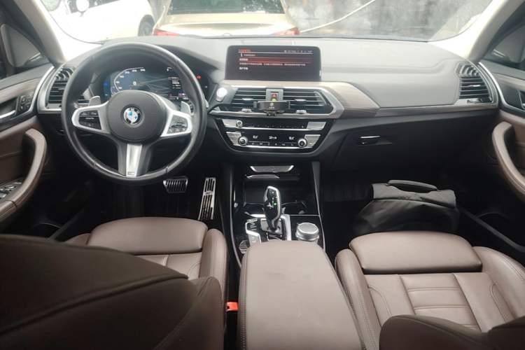 Used BMW X3 2021 xDrive28i M Sport Package Center Console