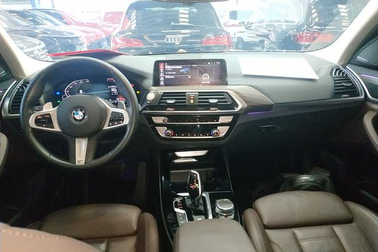 Used BMW X3 2021 xDrive28i M Sport Package Center Console