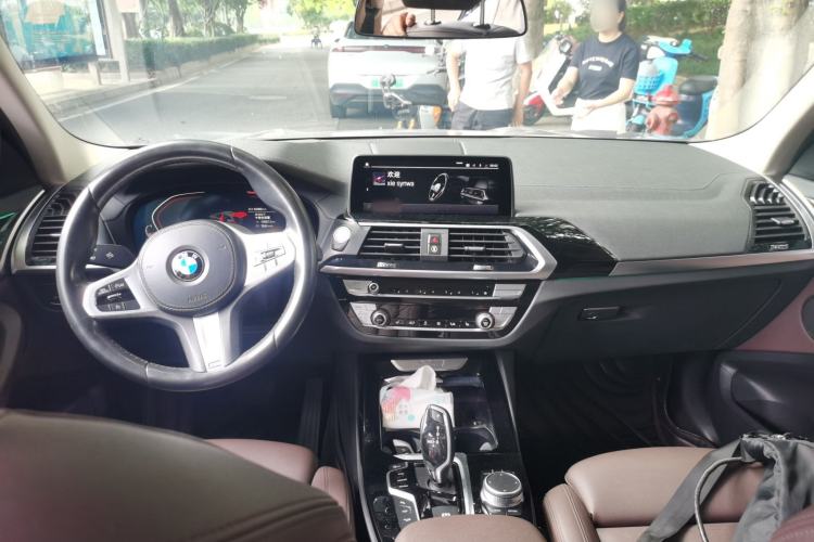 Used BMW X3 2021 xDrive25i M Sport Package Center Console
