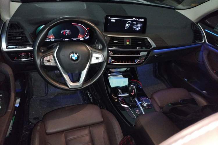 Used BMW X3 2021 xDrive28i Luxury Package Center Console