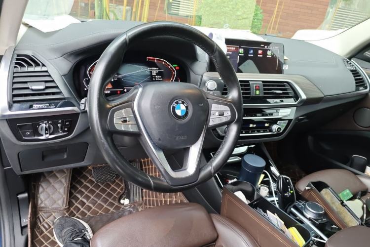 Used BMW X3 2021 xDrive28i Luxury Package Center Console