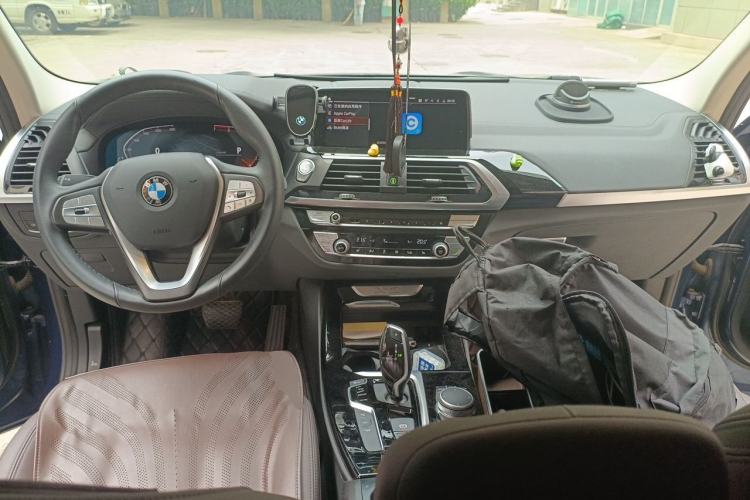Used BMW X3 2021 xDrive25i Luxury Package Center Console