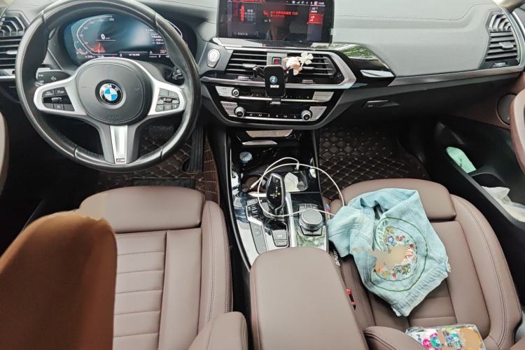 Used BMW X3 2021 xDrive25i M Sport Package Center Console