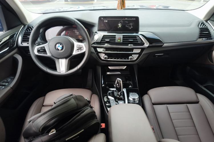 Used BMW X3 2021 xDrive25i M Sport Package Center Console