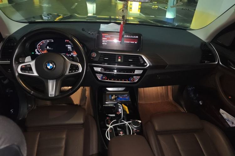 Used BMW X3 2021 xDrive28i M Sport Package Center Console