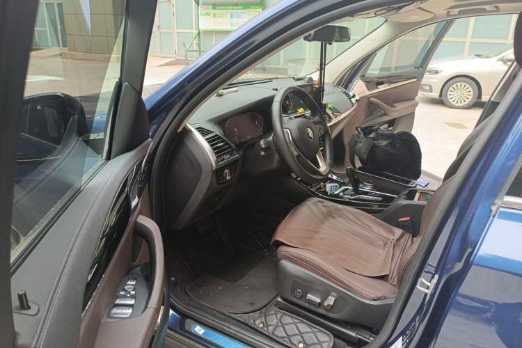 Used BMW X3 2021 xDrive25i Luxury Package Driver Seat