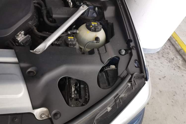Used BMW X3 2021 xDrive25i M Sport Package Engine Bay Left