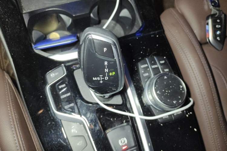 Used BMW X3 2021 xDrive30i Luxury Model with M Sport Package Gear Lever