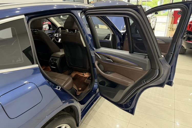Used BMW X3 2021 Facelift xDrive28i M Sport Package Interior 4