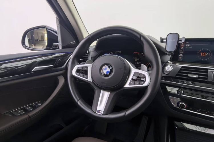 Used BMW X3 2021 xDrive30i Luxury Model with M Sport Package Interior 4