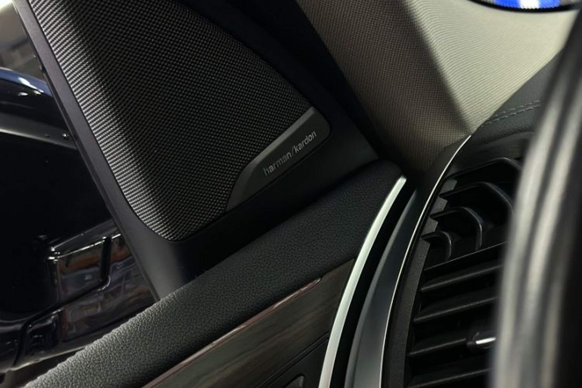 Used BMW X3 2021 xDrive28i M Sport Package Interior 8