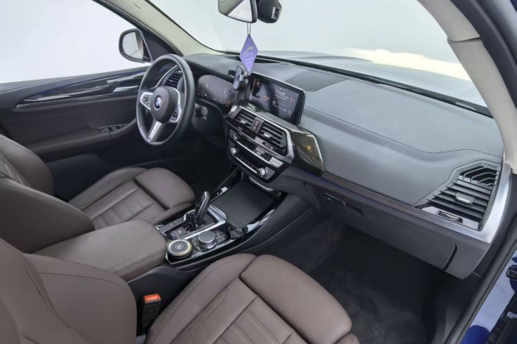 Used BMW X3 2021 xDrive30i Luxury Model with M Sport Package Interior 9