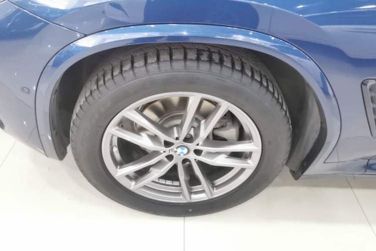 Used BMW X3 2021 xDrive28i M Sport Package Left Front Wheel Hub