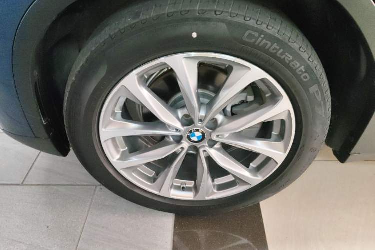 Used BMW X3 2021 xDrive25i M Sport Package Left Front Wheel Hub