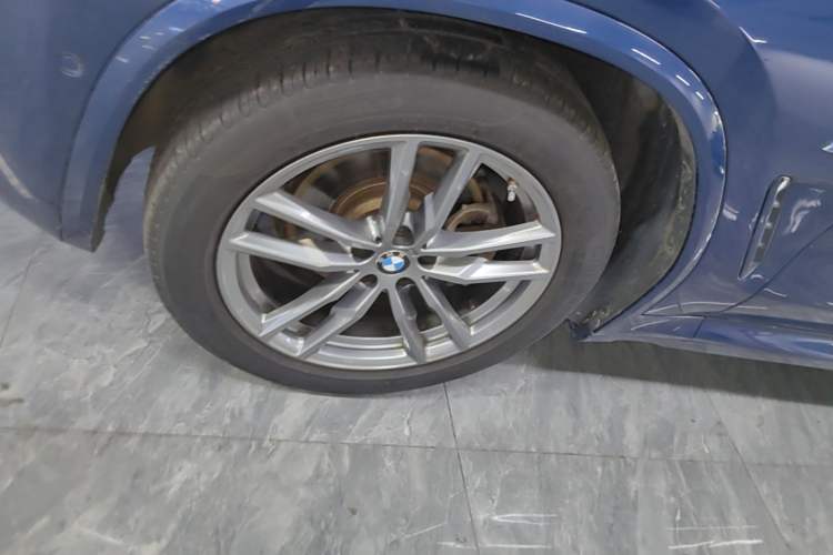 Used BMW X3 2021 xDrive28i M Sport Package Left Front Wheel Hub