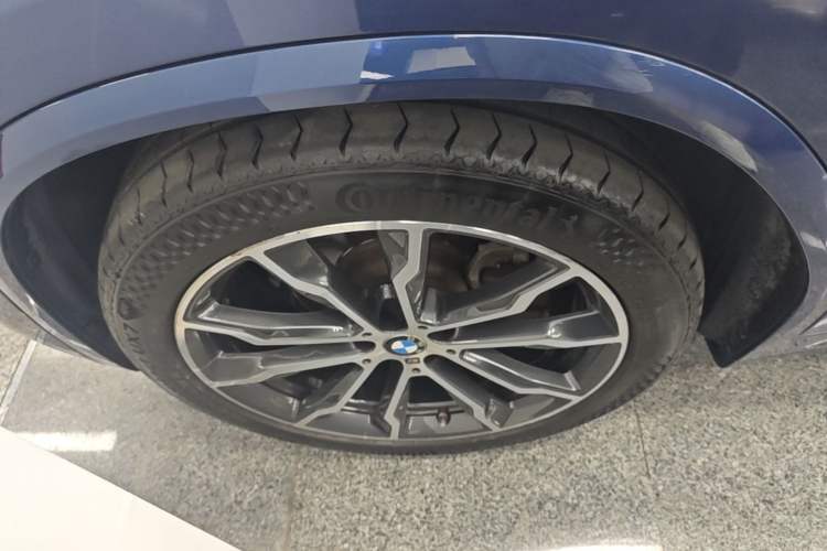 Used BMW X3 2021 xDrive30i Luxury Model with M Sport Package Left Front Wheel Hub