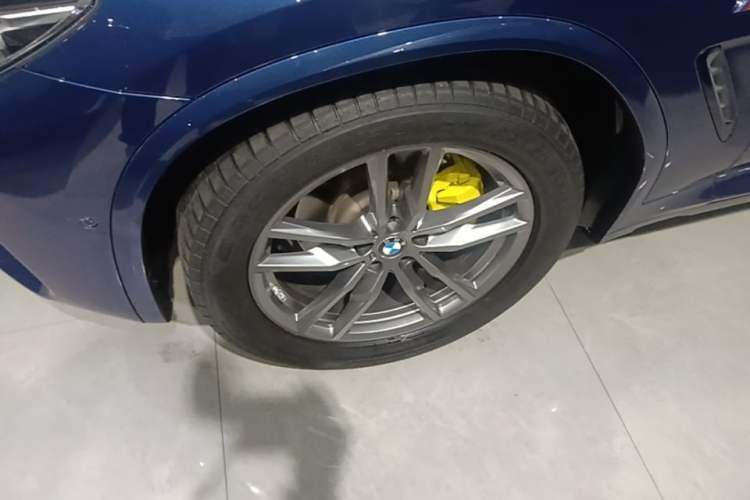 Used BMW X3 2021 xDrive28i M Sport Package Left Front Wheel Hub
