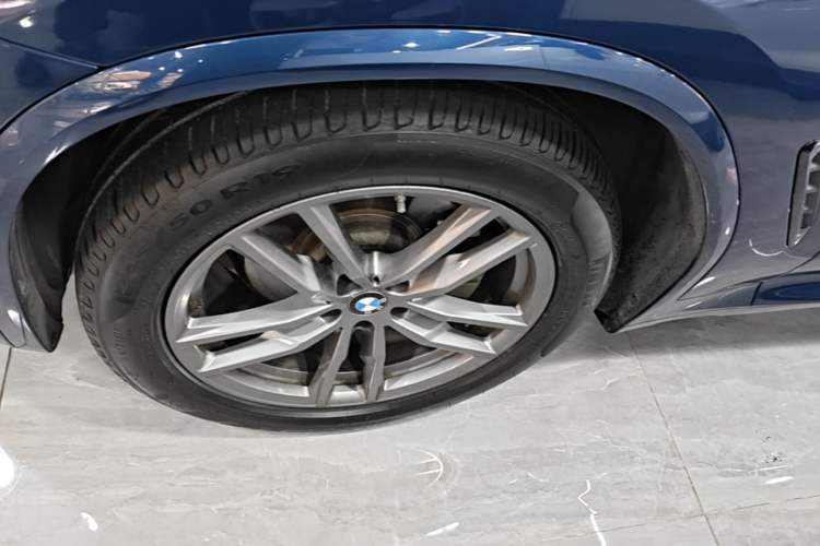 Used BMW X3 2021 xDrive28i M Sport Package Left Front Wheel Hub