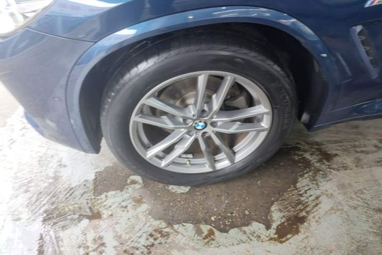 Used BMW X3 2021 xDrive30i Luxury Model with M Sport Package Left Front Wheel Hub