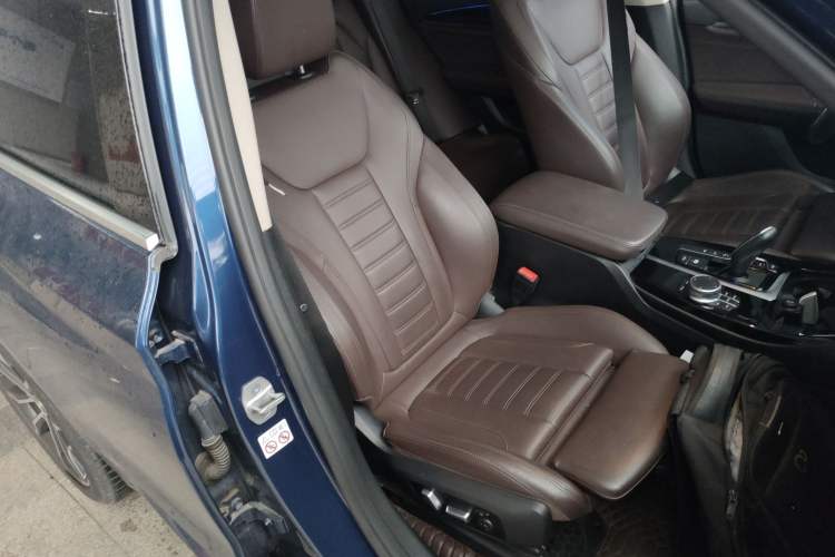 Used BMW X3 2021 xDrive30i Luxury Model with M Sport Package Right Front Seat