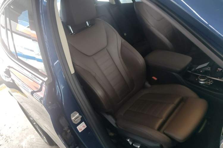 Used BMW X3 2021 xDrive30i Luxury Model with M Sport Package Right Front Seat