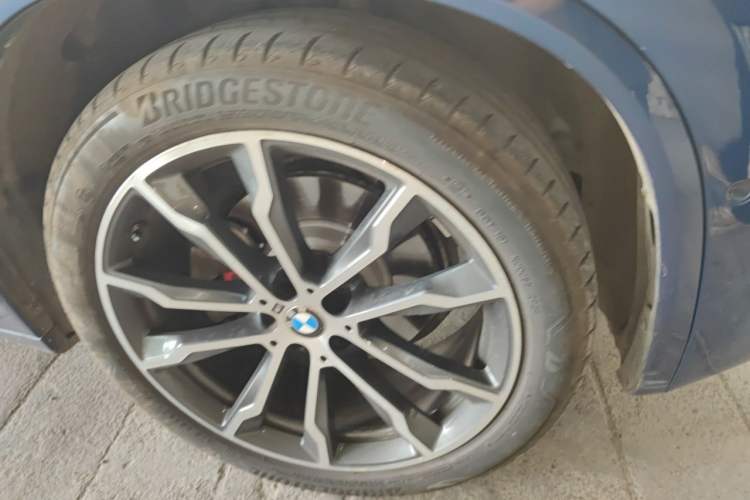 Used BMW X3 2021 xDrive30i Luxury Model with M Sport Package Right Front Wheel Hub