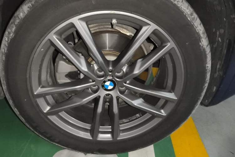 Used BMW X3 2021 xDrive28i M Sport Package Right Front Wheel Hub