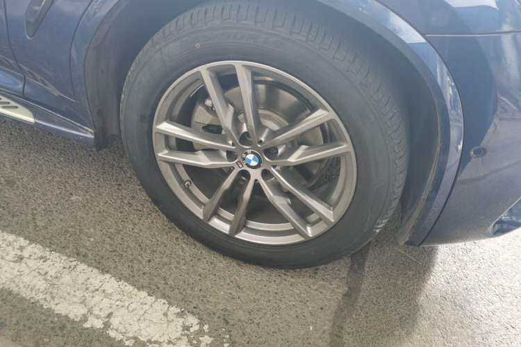 Used BMW X3 2021 xDrive25i M Sport Package Right Front Wheel Hub