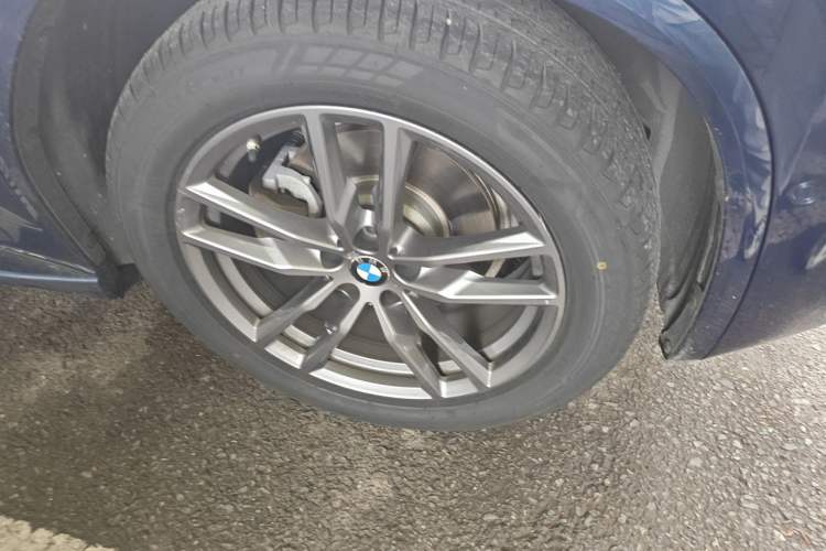 Used BMW X3 2021 xDrive25i M Sport Package Right Front Wheel Hub