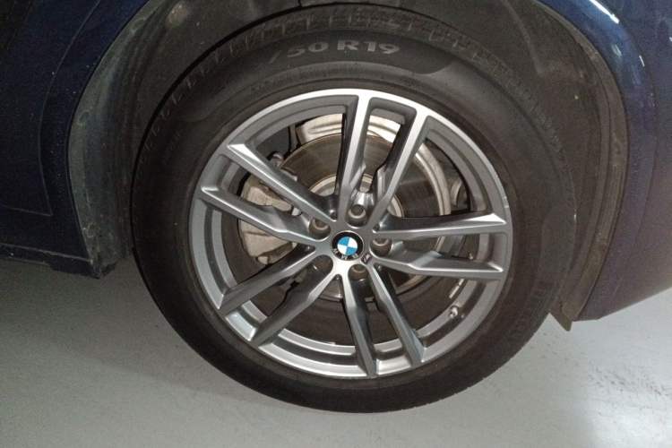 Used BMW X3 2021 Restyled xDrive25i M Sport Package Right Front Wheel Hub