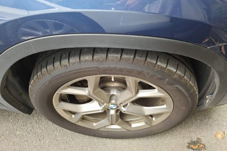 Used BMW X3 2021 xDrive28i Luxury Package Right Front Wheel Hub