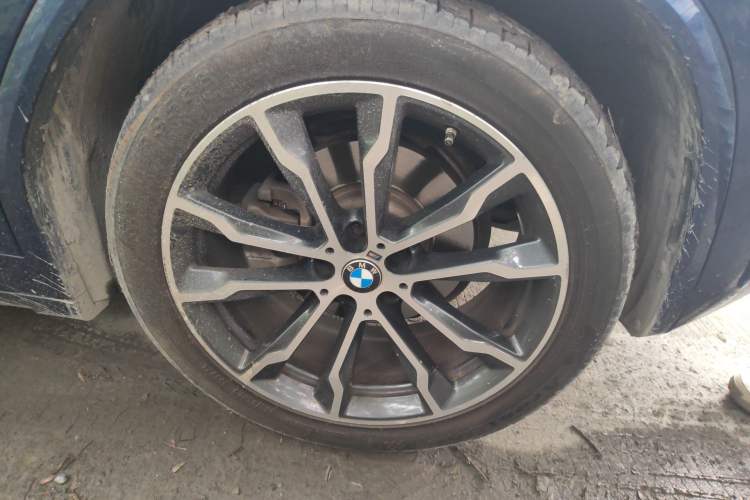 Used BMW X3 2021 xDrive30i Luxury Model with M Sport Package Right Front Wheel Hub